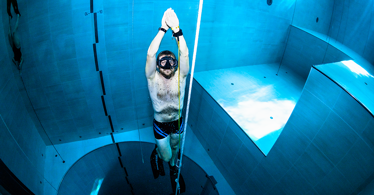 Potapljanje na vdih v najglobljem bazenu na svetu